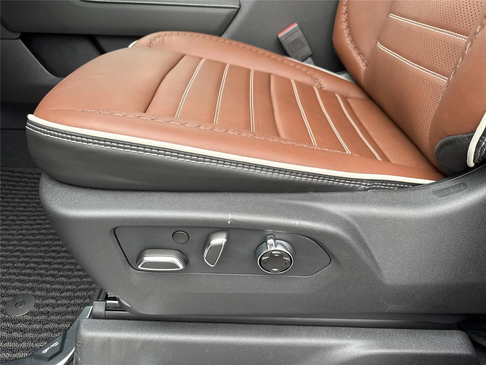 New 2026 Onyx Black GMC Denali Ultimate image 31