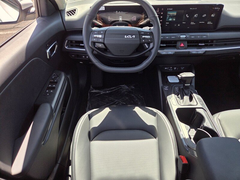 New 2026 Snow White Pearl Kia EX image 8