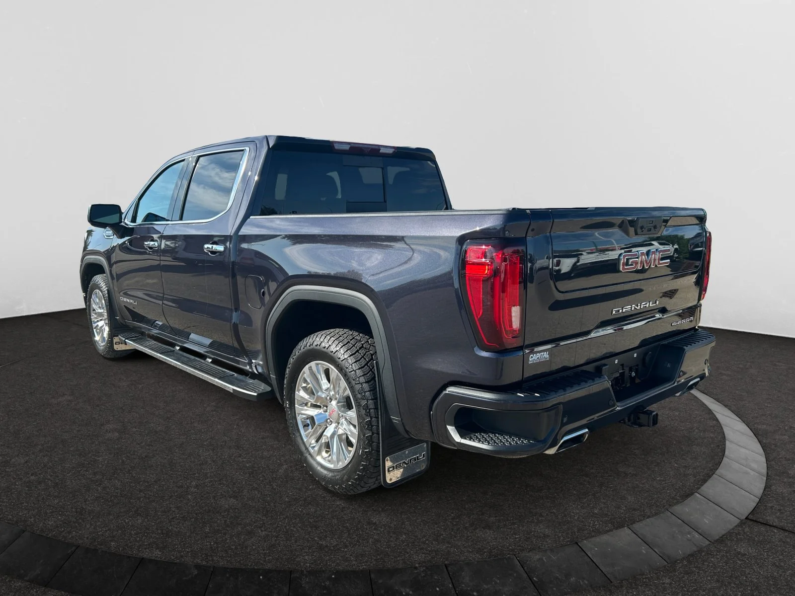 Used 2023 TITANTIUM RUSH GMC Denali Crew Cab image 3