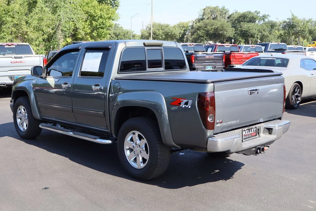 Used 2011 Gray Chevrolet 2LT image 7