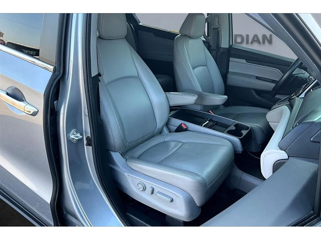 Used 2024 Silver Honda EX-L image 6