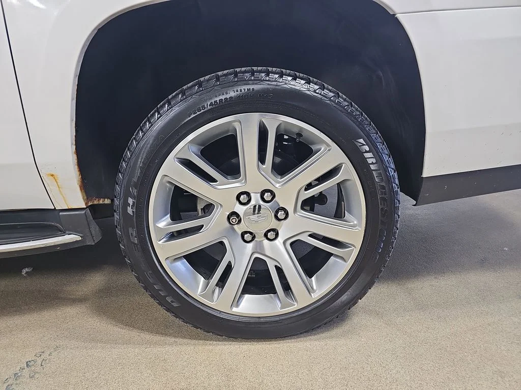 Used 2018 White Cadillac Luxury image 40