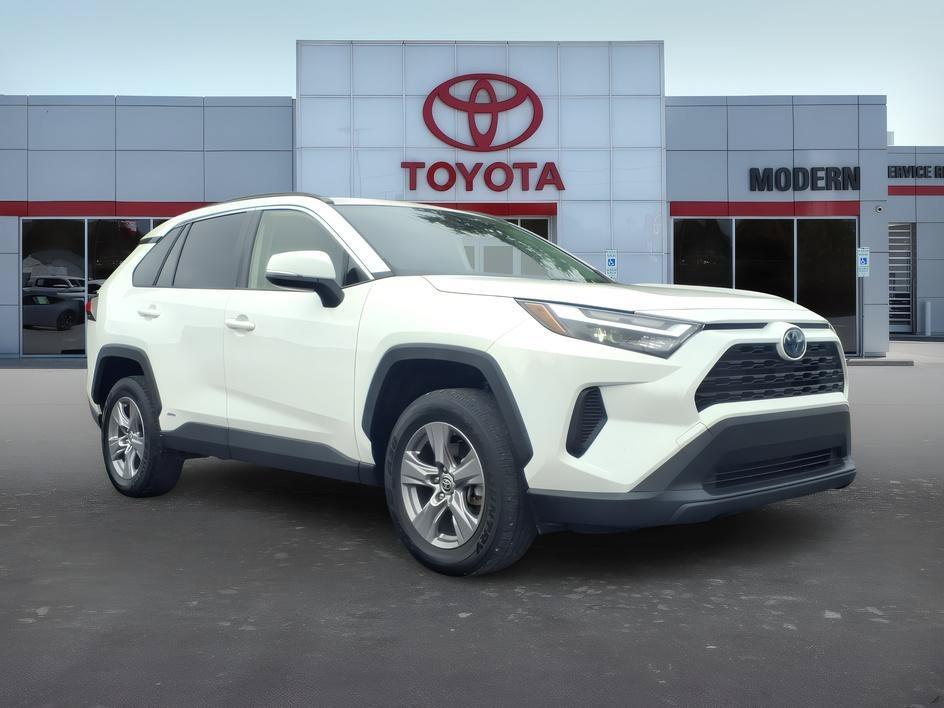 Used 2023 Ice Cap Toyota Hybrid XLE image 9