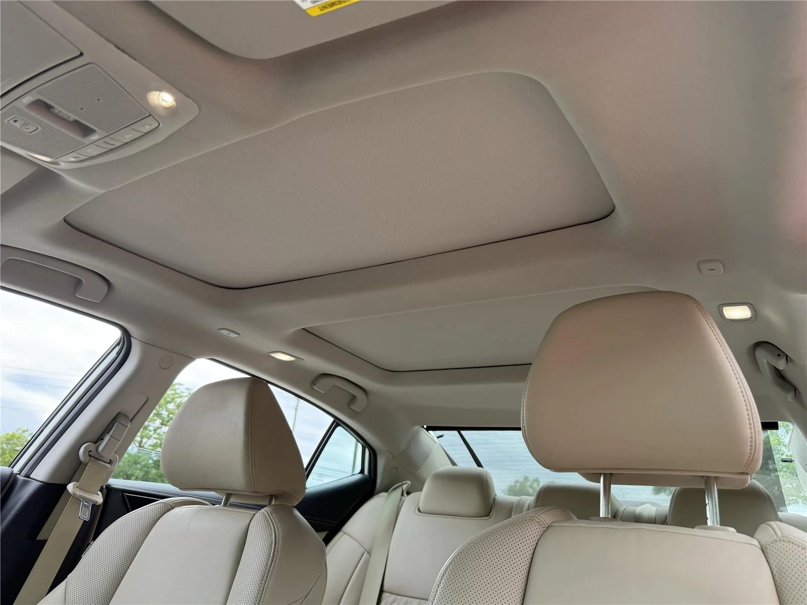 Used 2023 Pearl White Tricoat Nissan Platinum image 4
