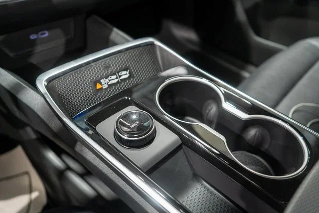 New 2027 Mosaic Black Metallic Chevrolet LT image 23