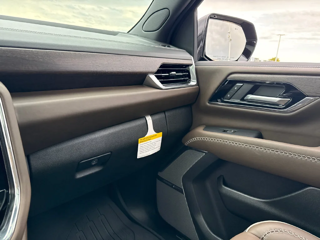 2026 GMC Yukon Denali Ultimate - Photo 27