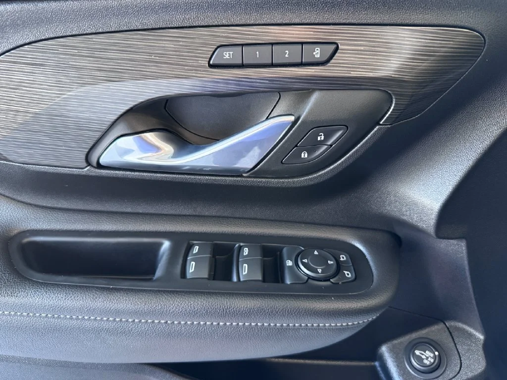 2023 GMC Terrain SLT - Photo 25