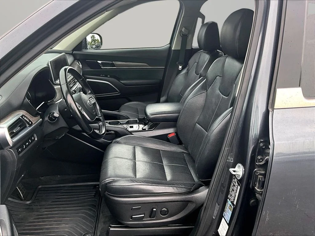 Used 2020 Gray Kia SX image 25