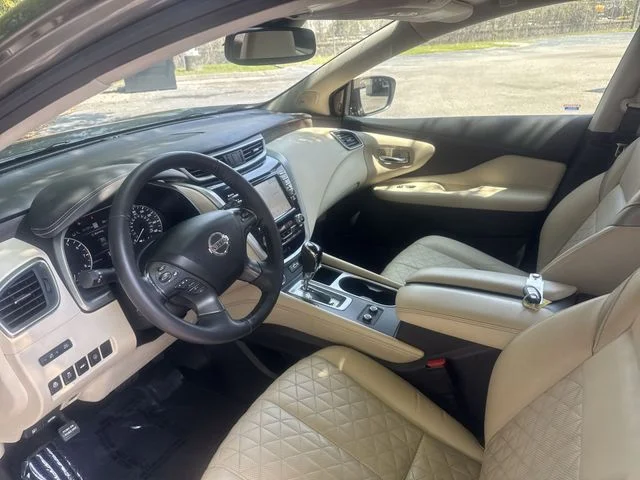 Used 2022 Gray Nissan Platinum image 16