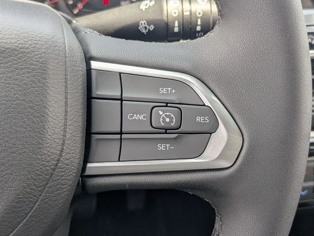 New 2026 Black Jeep Latitude image 23