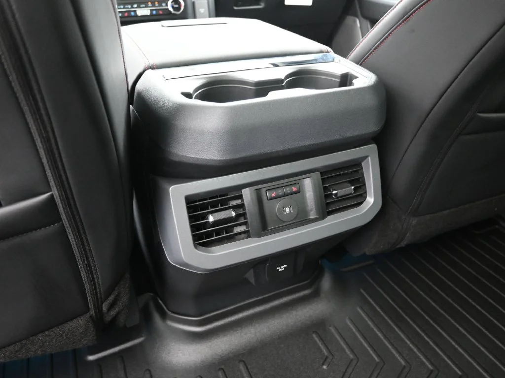 New 2026 Star White Metallic Tri-Coat Ford Lariat image 22