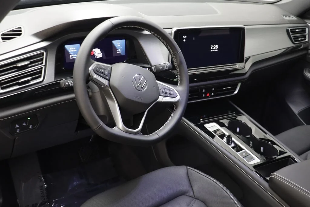 New 2026 Silver Mist Volkswagen SE w/Technology image 7