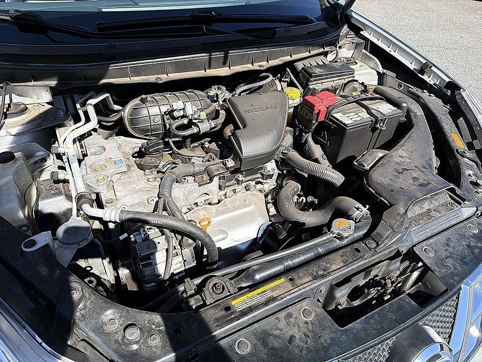 Used 2013 Brilliant Silver Nissan SL image 22