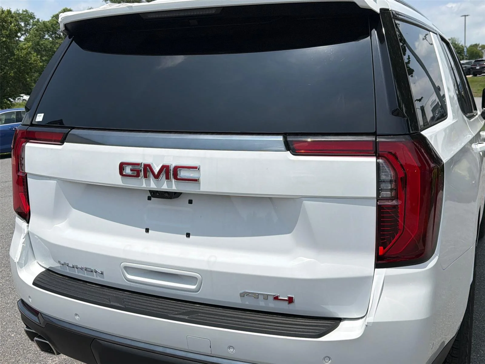 2026 GMC Yukon AT4 - Photo 7
