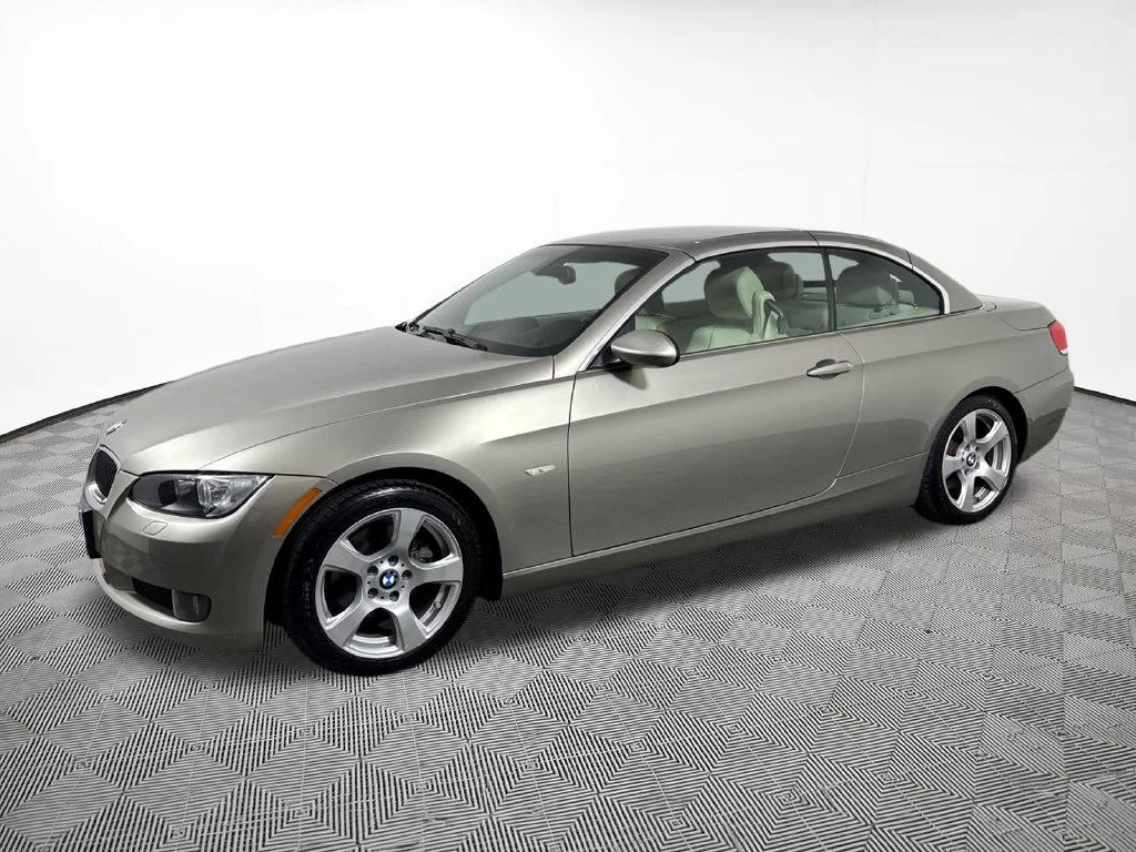 Used 2007 BMW 3 Series 328i with VIN WBAWL135X7PX13937 for sale in Eau Claire, WI