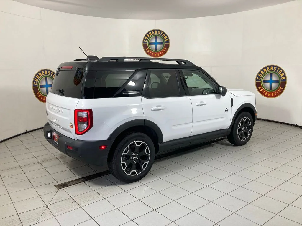 Used 2025 White Ford Outer Banks image 21