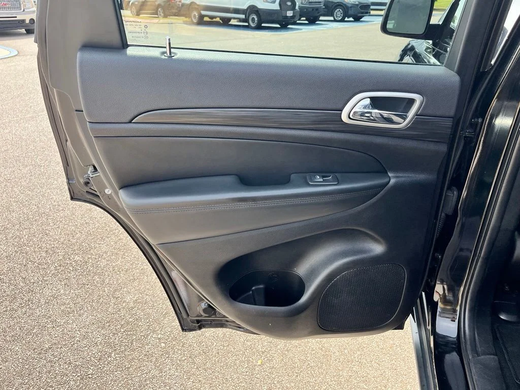Used 2022 Black Jeep Laredo X image 11