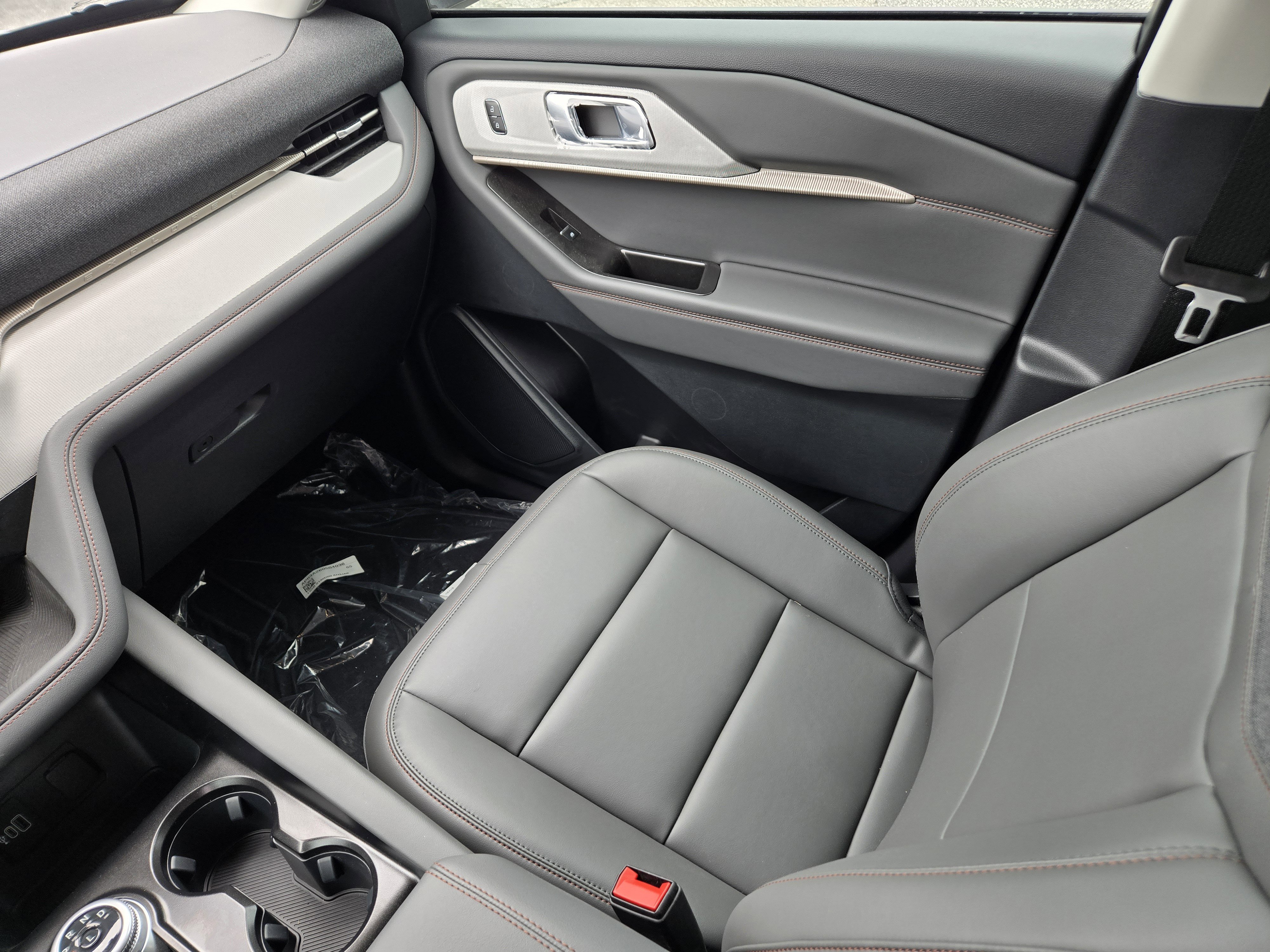 New 2026 Space White Metallic FORD Active image 21