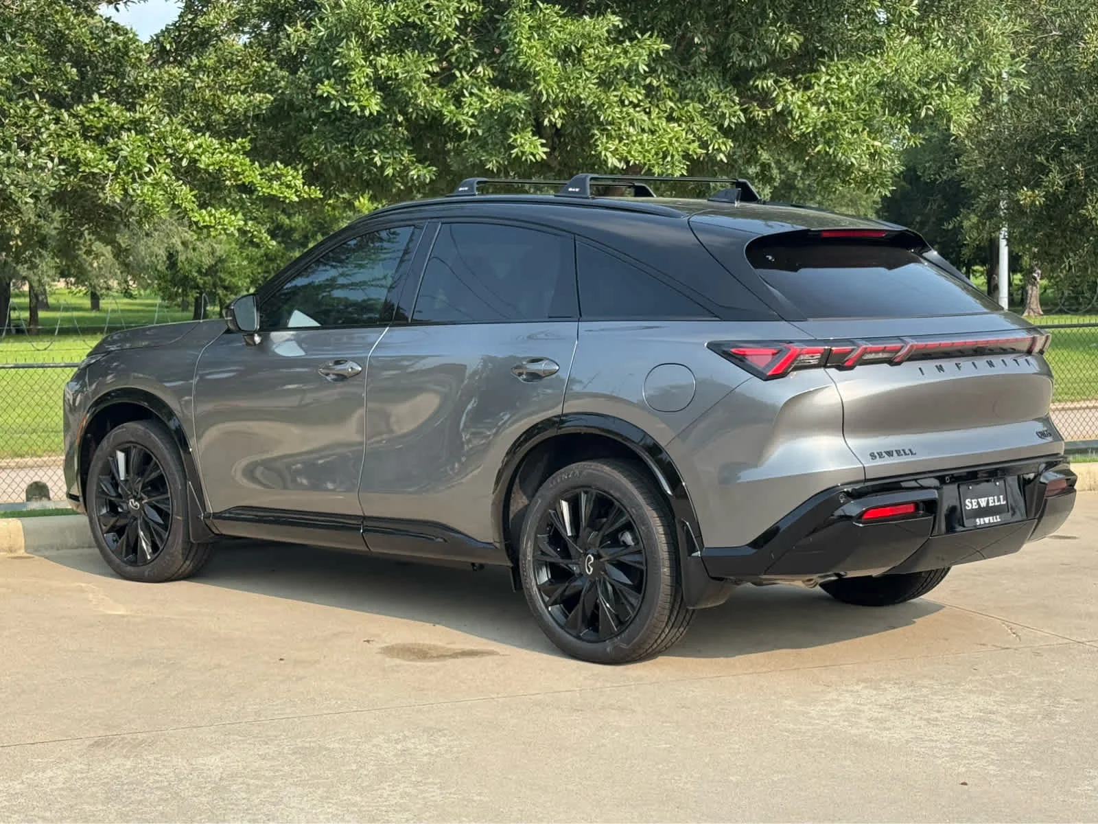 New 2027 2T GRPT SHDW INFINITI Autograph AWD image 4