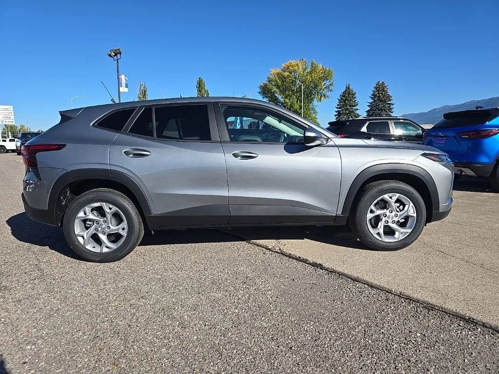 2026 Chevrolet Trax LS - Photo 8