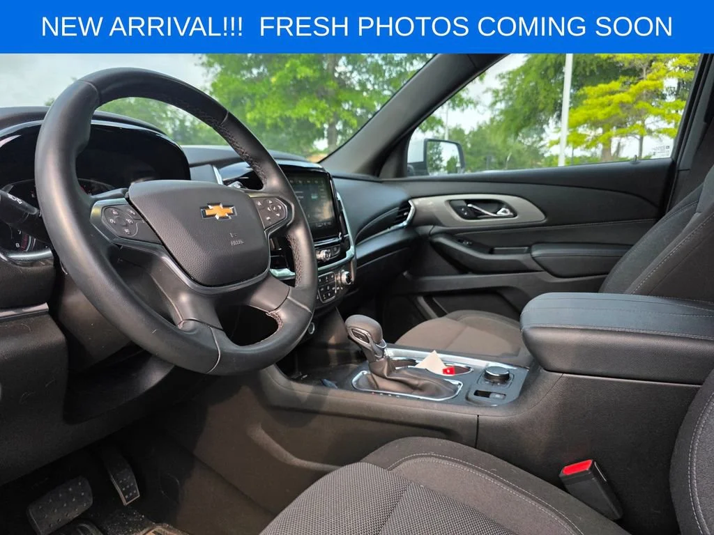 Used 2023 Summit White Chevrolet LT Cloth image 8