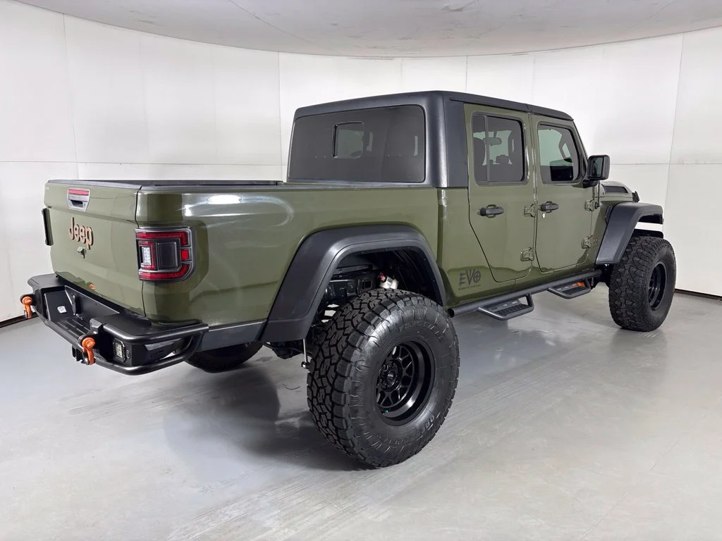 Used 2022 Green Jeep Sport image 8