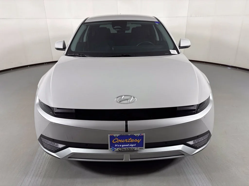 Used 2024 Gray Hyundai SEL image 3
