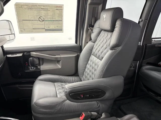 New 2026 Summit White GMC Work Van image 46