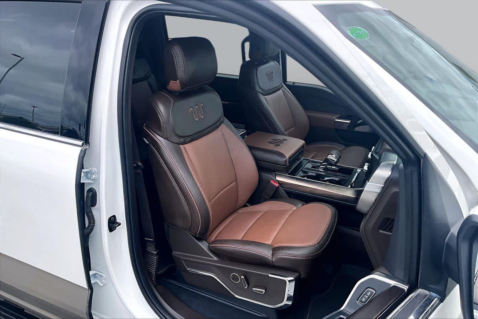 Used 2025 Star White Metallic Tri-Coat/Marsh Gray Ford King Ranch image 9