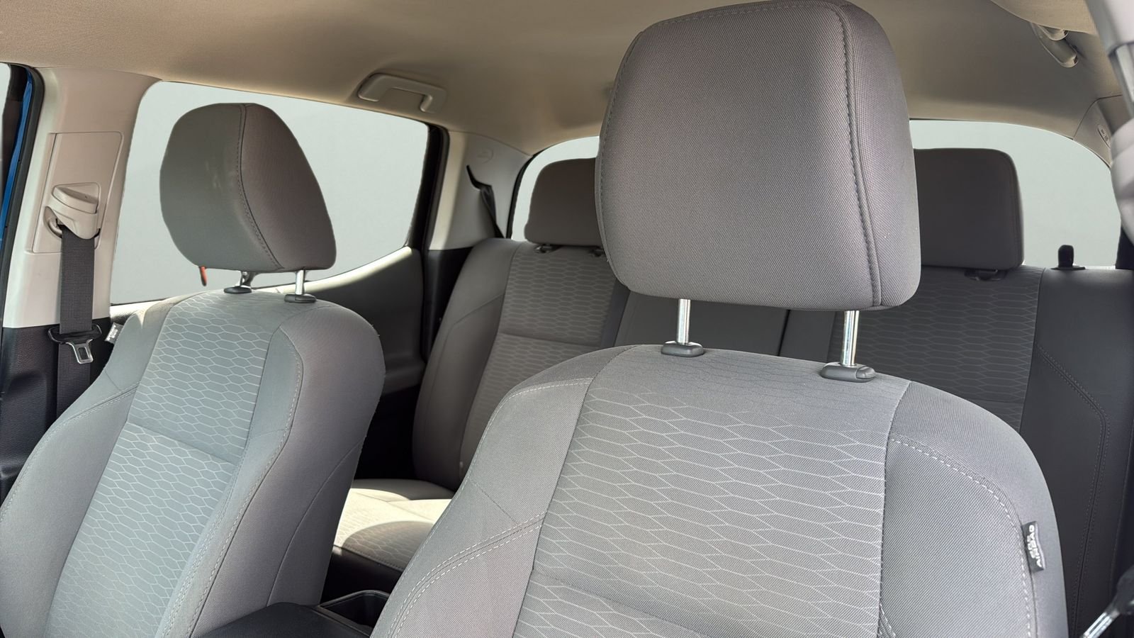 Used 2016 Blue Toyota SR5 image 9