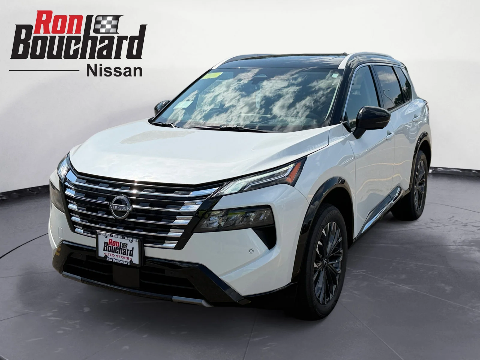 New 2026 Everest White Pearl/Super Black Nissan Platinum image 5