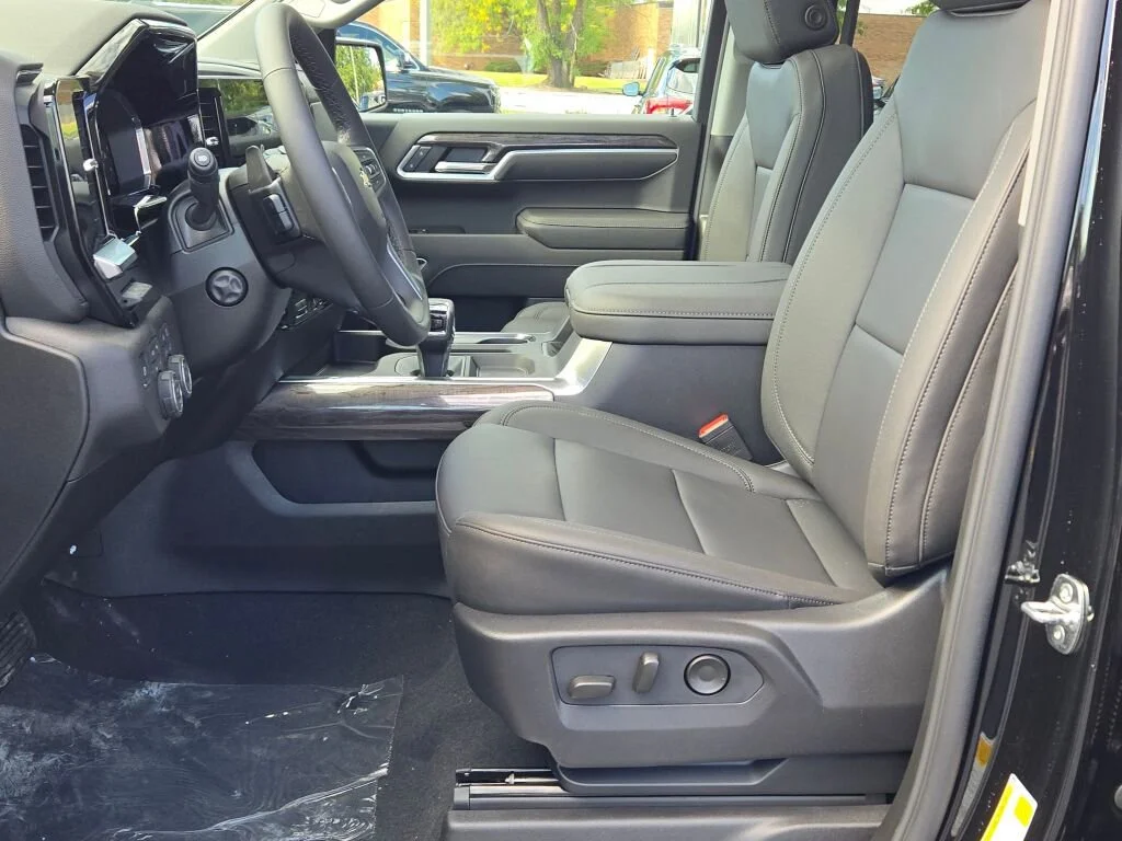 2026 Chevrolet Silverado 1500 LTZ - Photo 25
