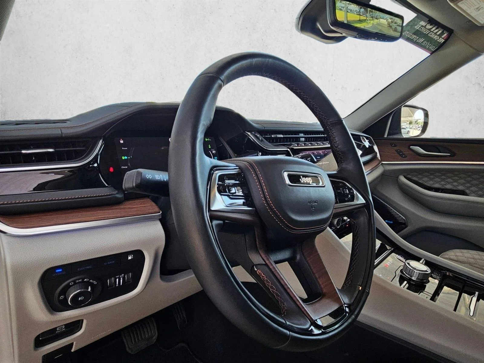 Used 2022 Bright White Clearcoat Jeep Summit image 9