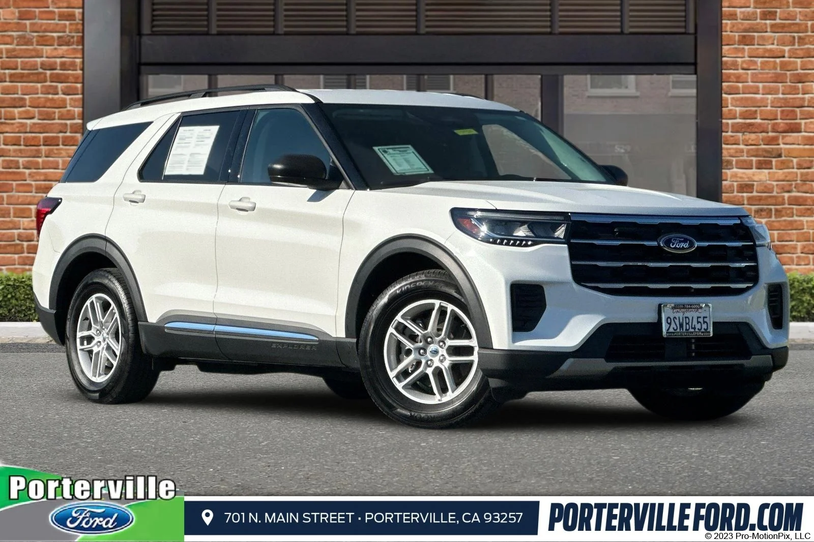 2025 Ford Explorer Active RWD (PL535)'s photo