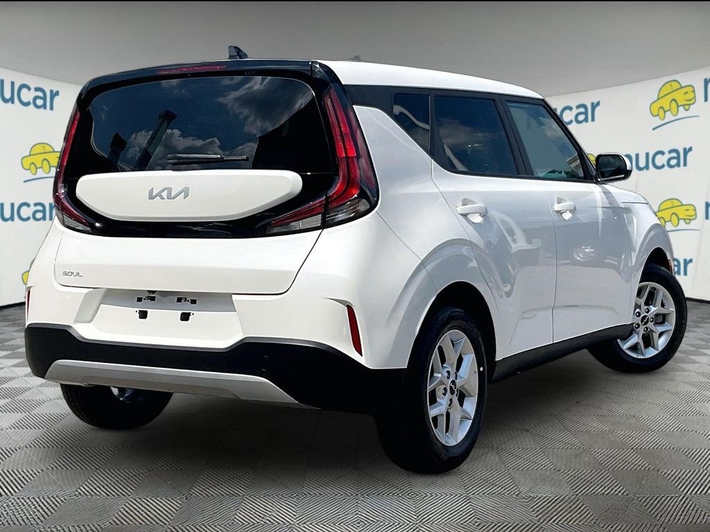 Used 2025 White Kia LX image 6