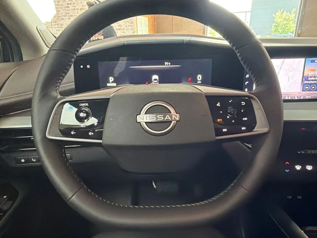 Used 2025 Scarlet Ember Tintcoat Nissan Platinum image 16