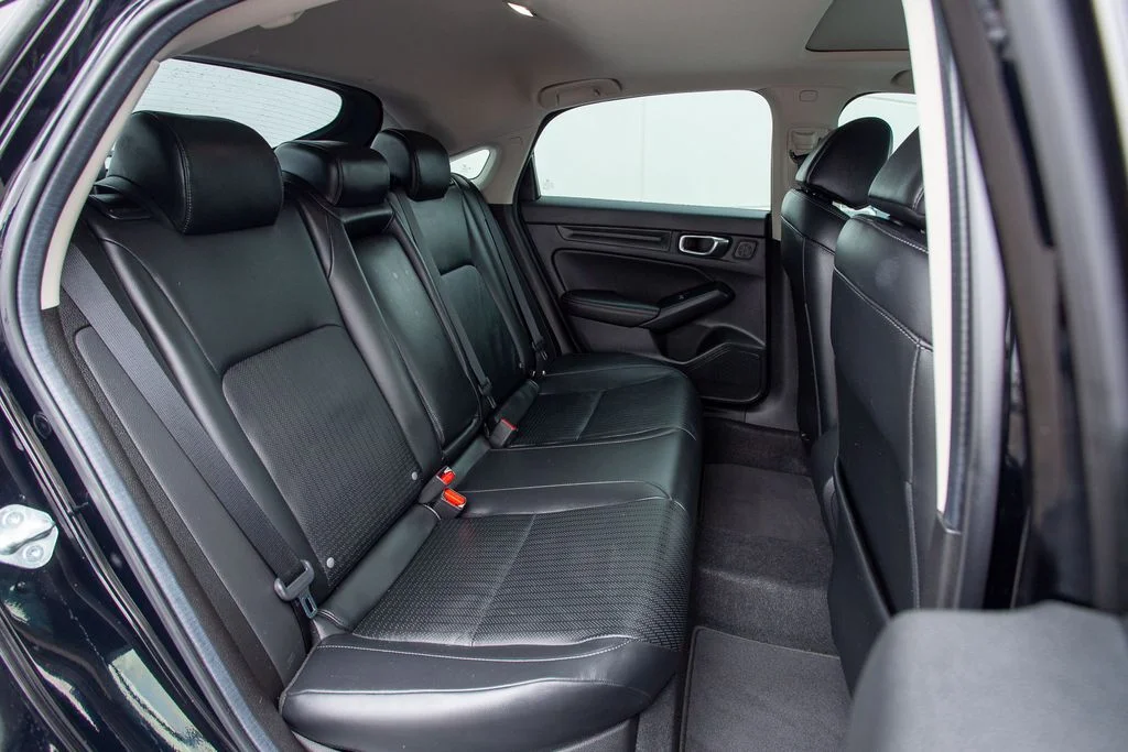 2024 Honda Civic Hatchback EX-L - Photo 19