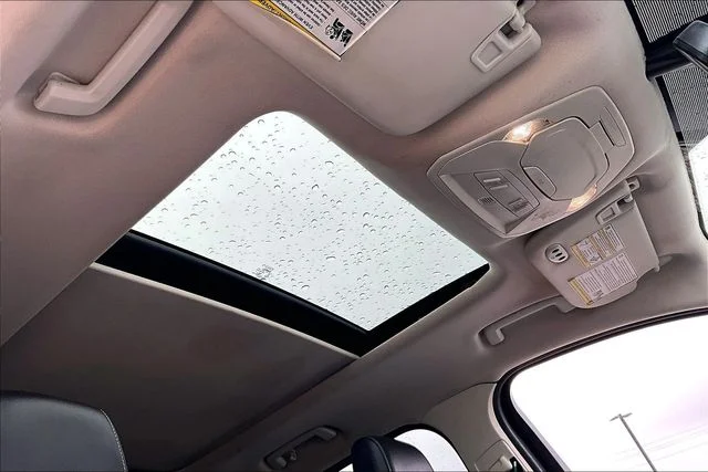 Used 2018 Gray Ford Titanium image 25
