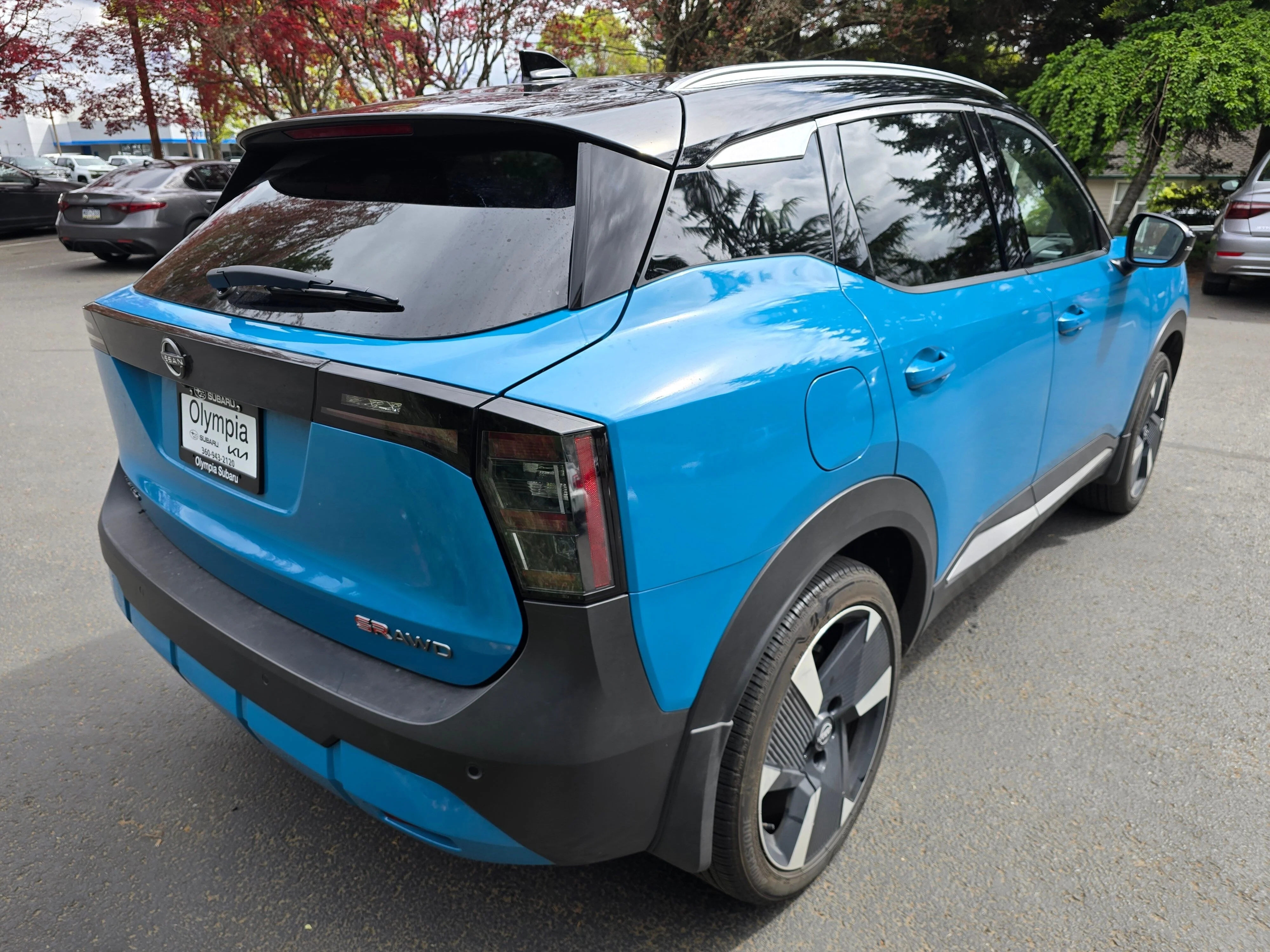 Used 2025 Blue Metallic Nissan SR image 4