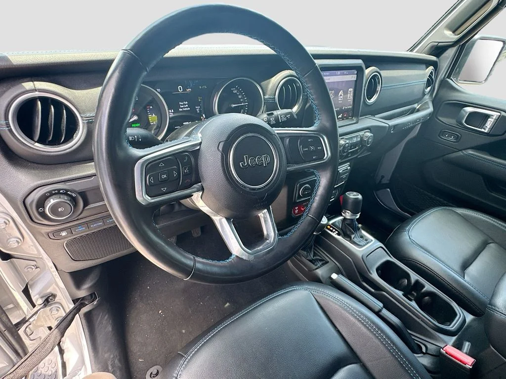 Used 2023 Silver Jeep Rubicon 4xe image 10
