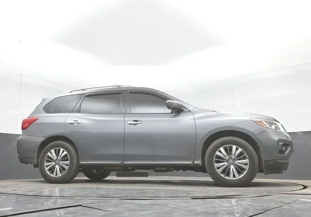 Used 2019 Gun Metallic Nissan SL image 36