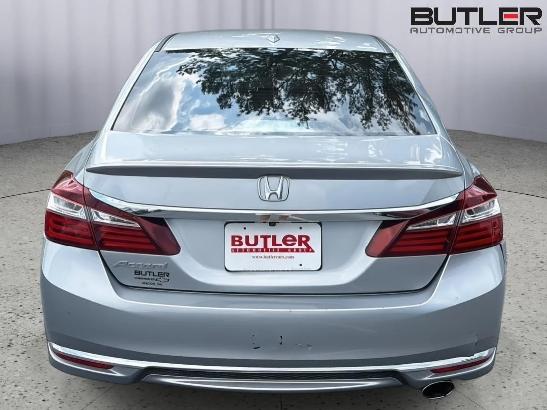 Used 2016 Lunar Silver Metallic Honda EX image 5
