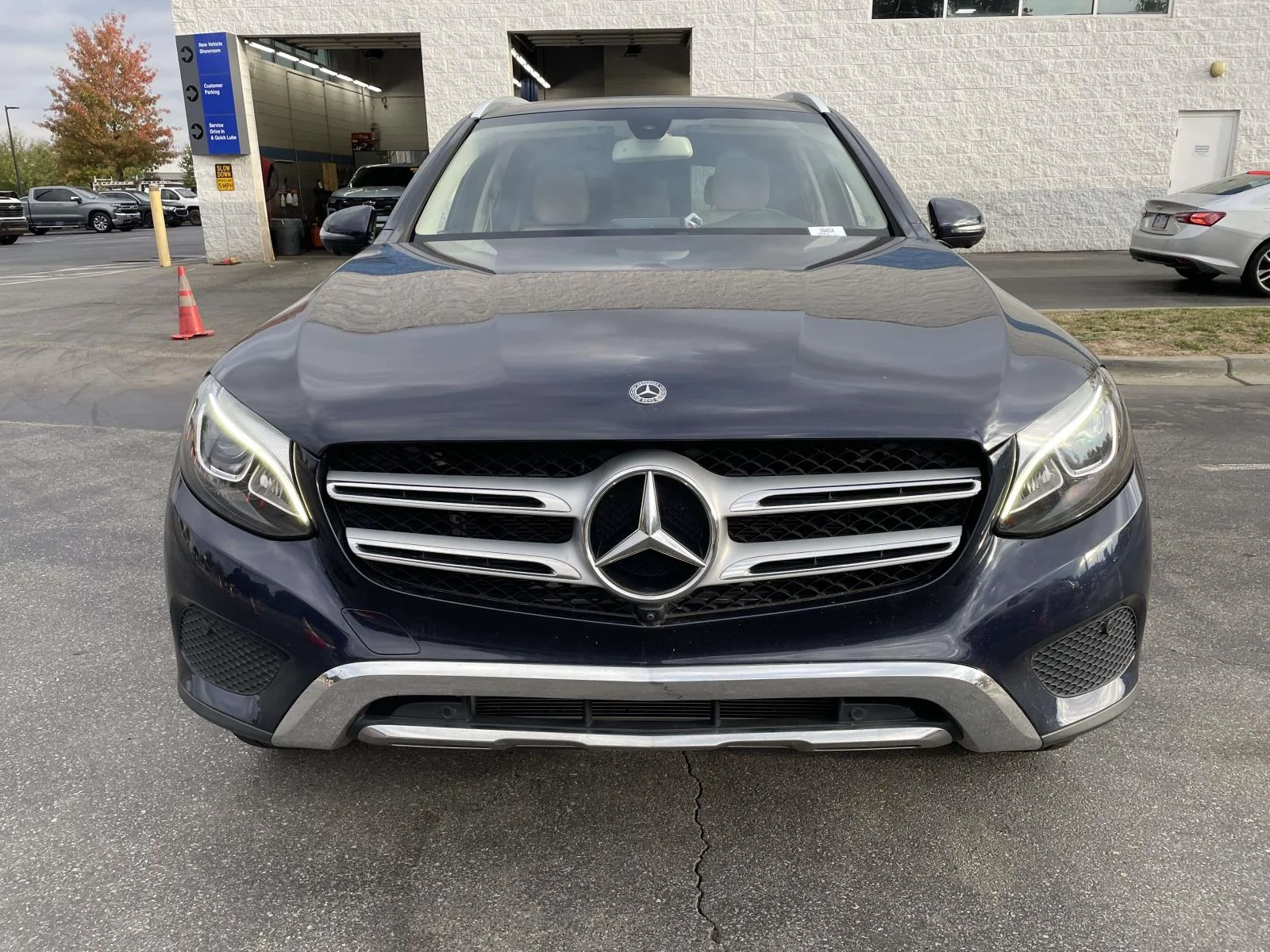 Used 2019 Blue Mercedes-Benz GLC 300 image 2