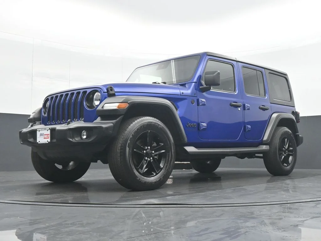 Used 2020 Blue Jeep Unlimited Sport Altitude image 26