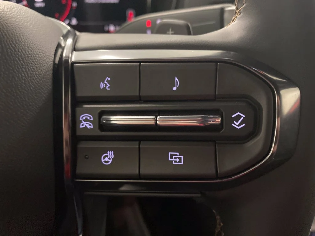 New 2027 Sterling Metallic GMC AT4 image 24