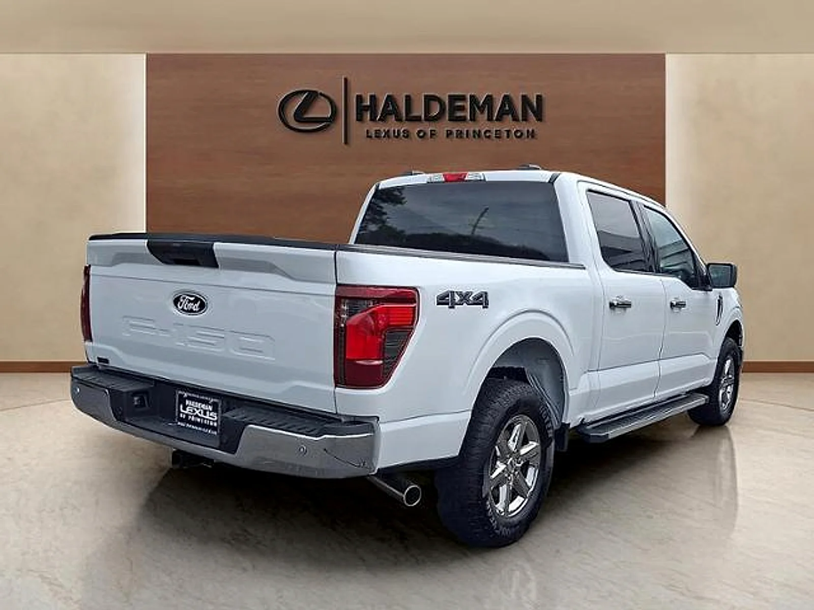 2025 Ford F-150 XLT - Photo 6