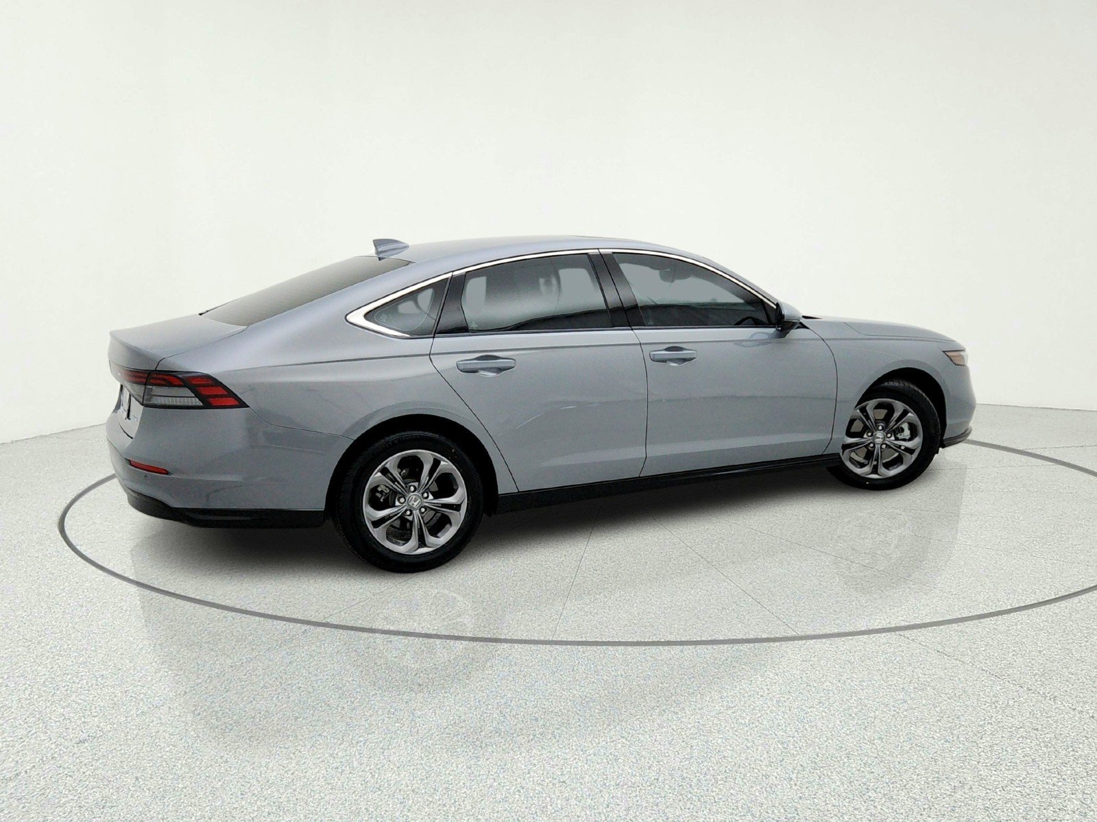 Used 2024 Urban Gray Pearl Honda EX-L image 8