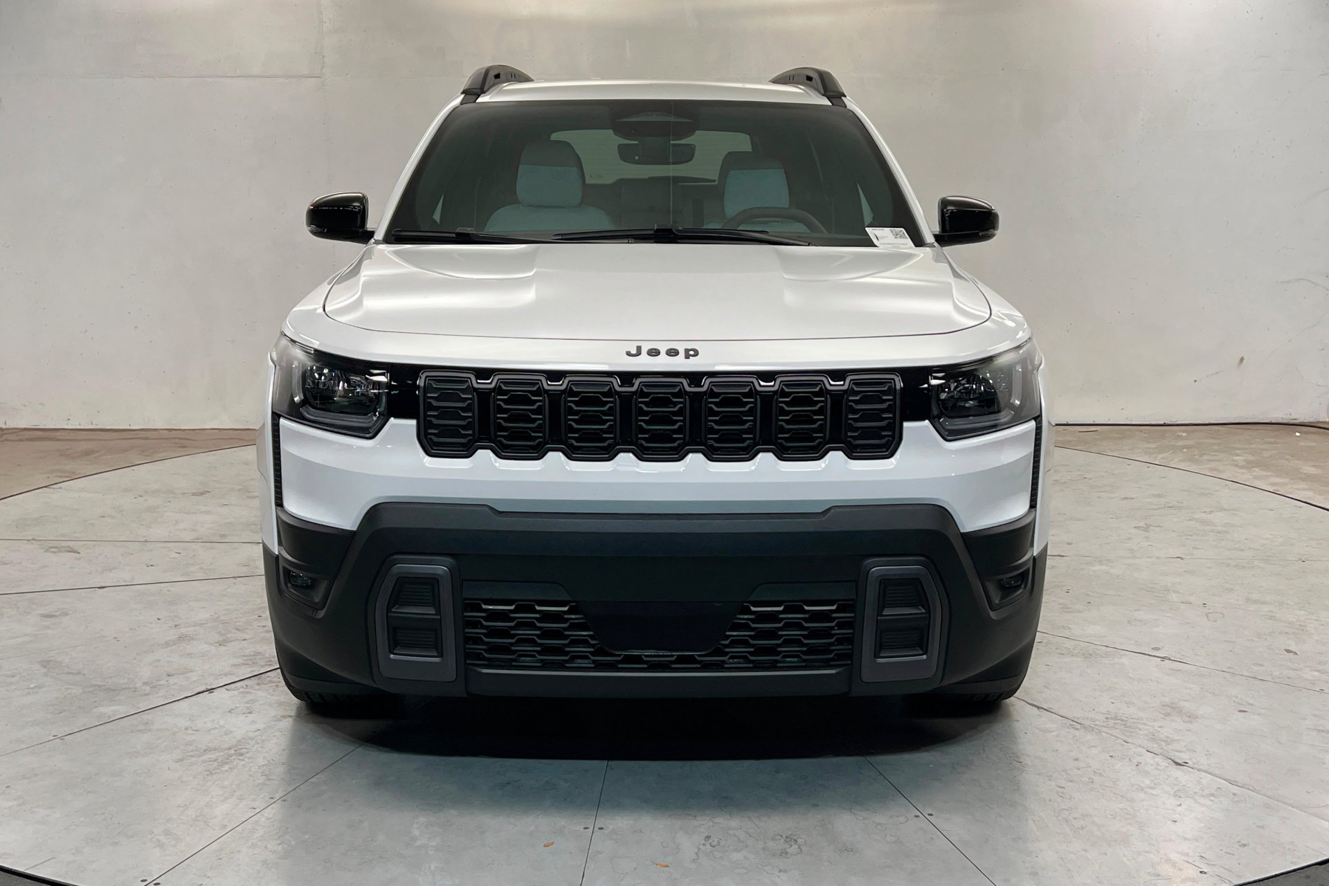 New 2026 Bright White Clear-Coat Exterior Paint Jeep Limited image 9