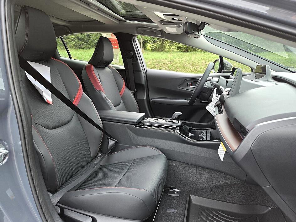 New 2025 Guardian Gray Toyota XSE image 18