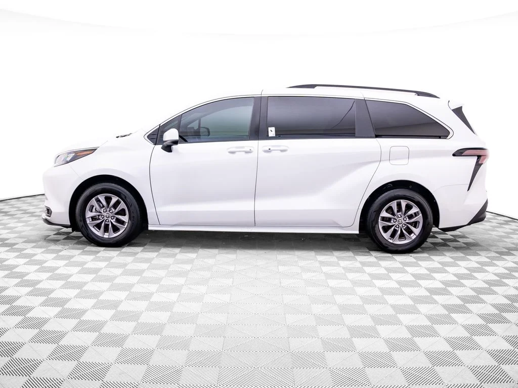 Used 2025 Beige Toyota XLE image 2